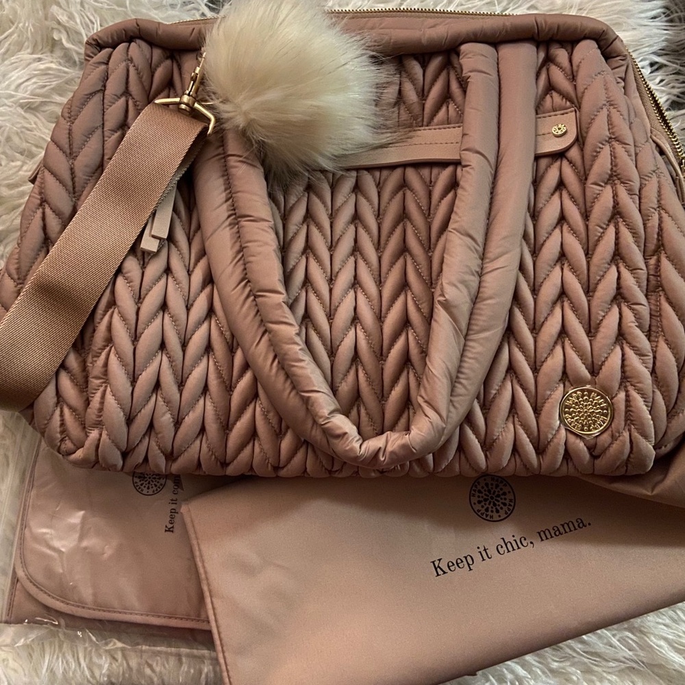 ❣️ S O L D ❣️ HAPP Caryall Bundle